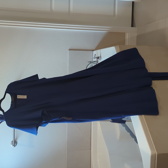 Elegant Green Midi Dress - Picture 4 of 6